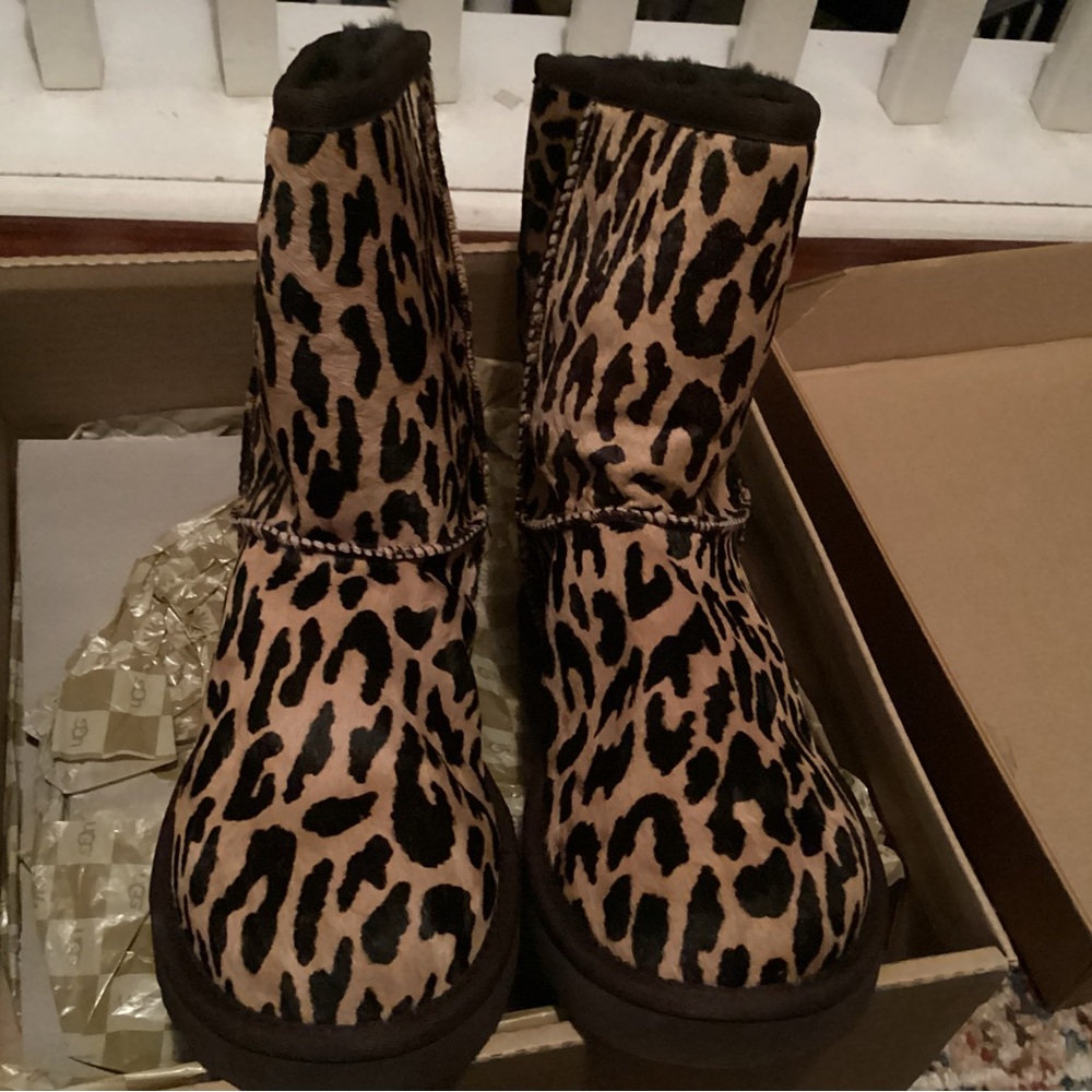 UGG Australia Women’s Leopard Print Classic Boots Exotic Calf Hair RARE🔥